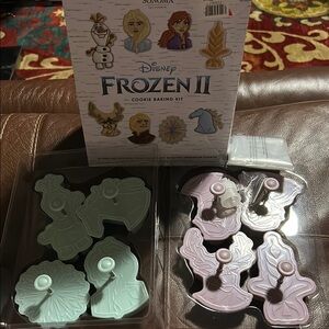 Disney Frozen II Pastel Cookie Cutter Set